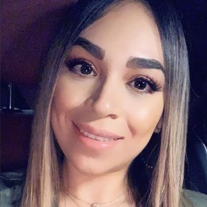 Meet your Posher, Aleida